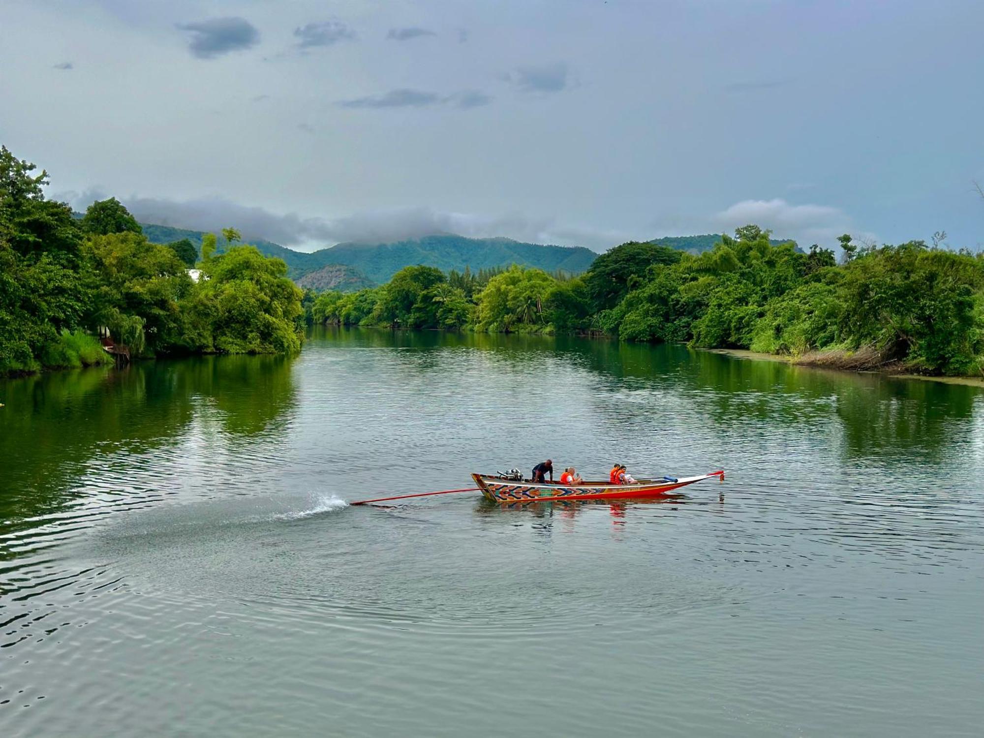 The Parrot Inn Kanchanaburi by Eksteriør bilde